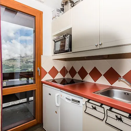 Appartement Bellentre, 3 Pièces, 6 Personnes - Fr-1-329-8 *