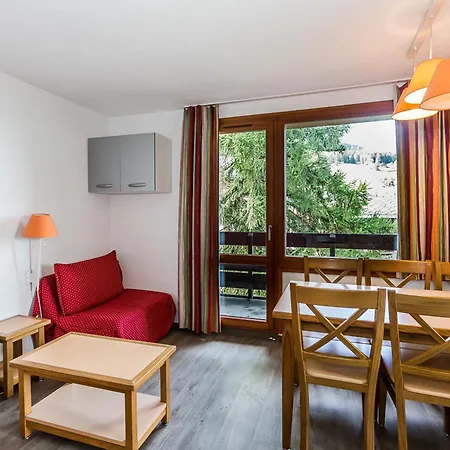 Bellentre, 3 Pièces, 6 Personnes - Fr-1-329-8 *